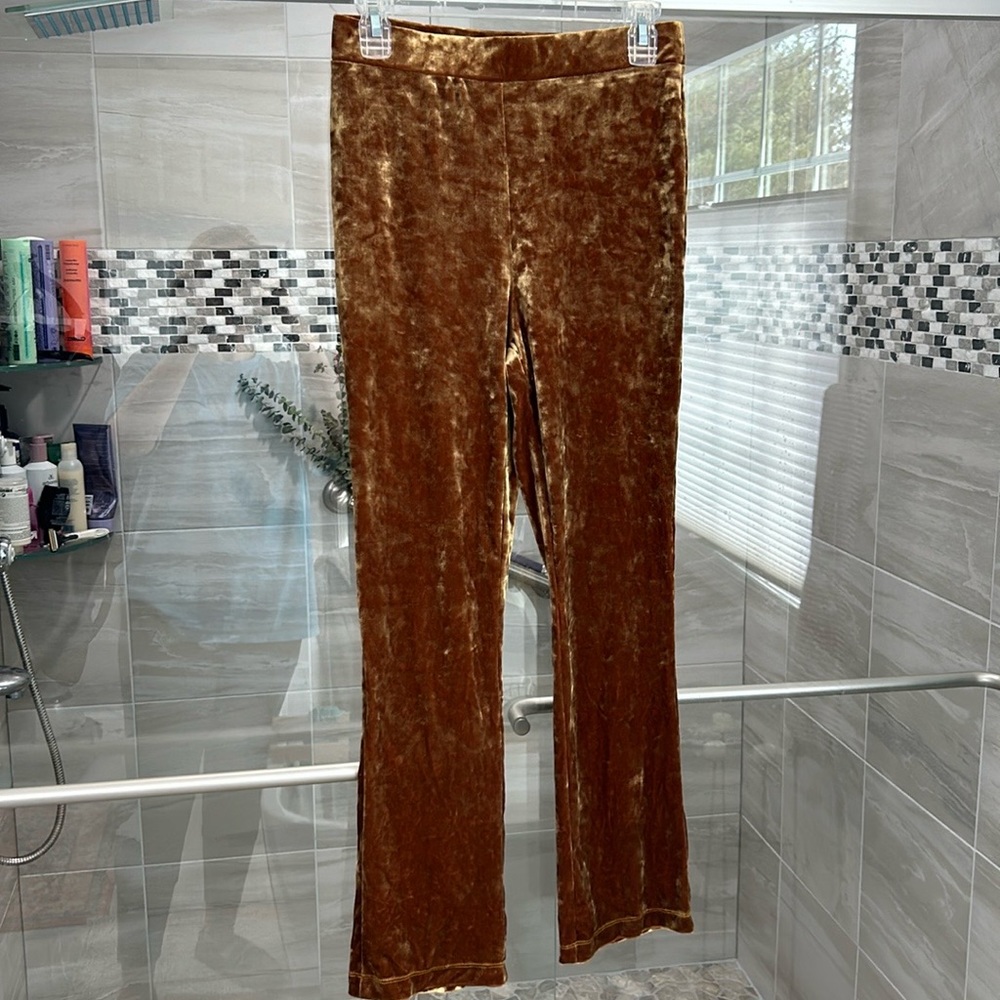 Urban Outfitters | Gold Velvet Ankle Pants S/M